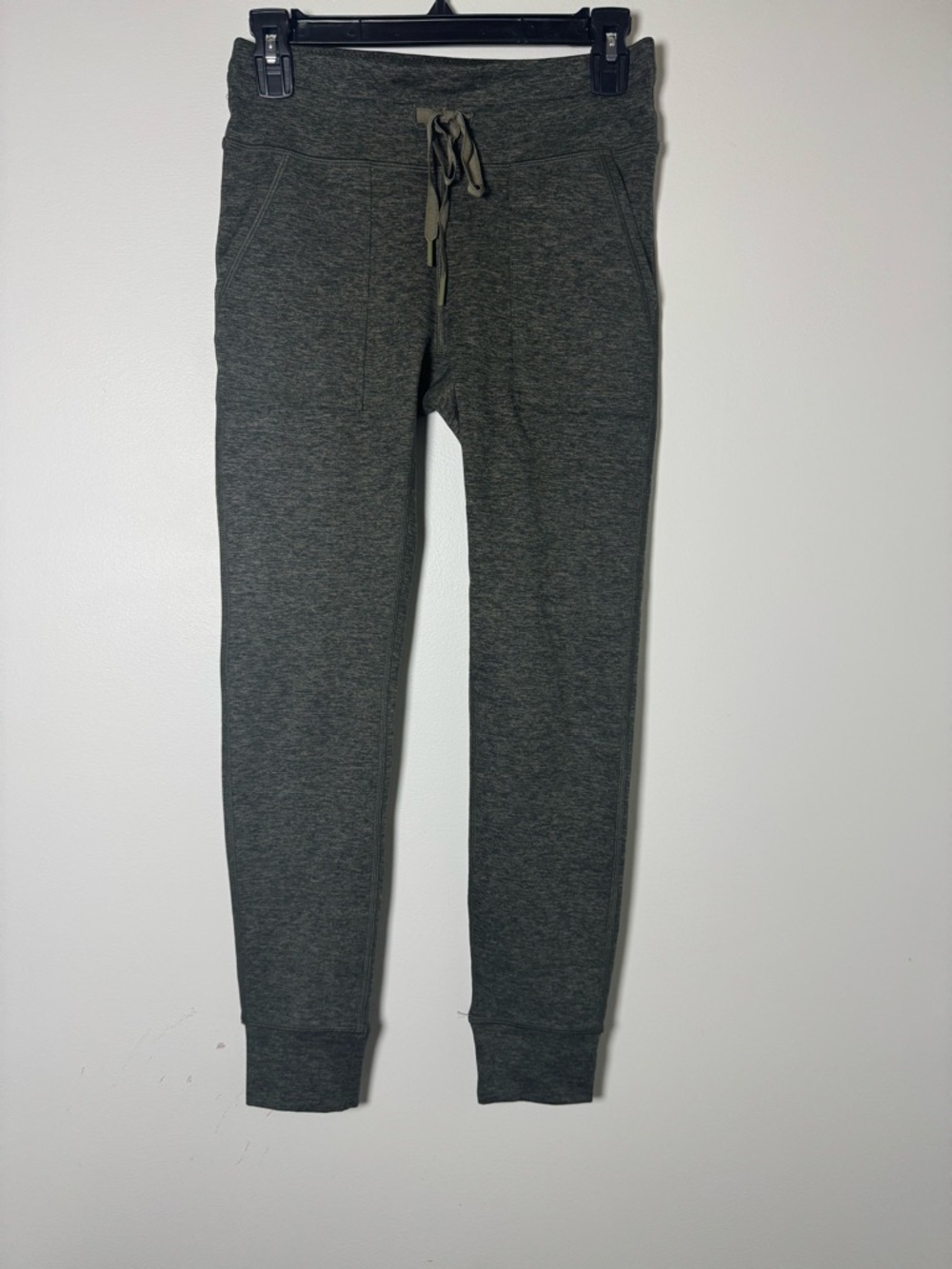 Aerie Chill Play Move Joggers Medium Olive Green NWOT